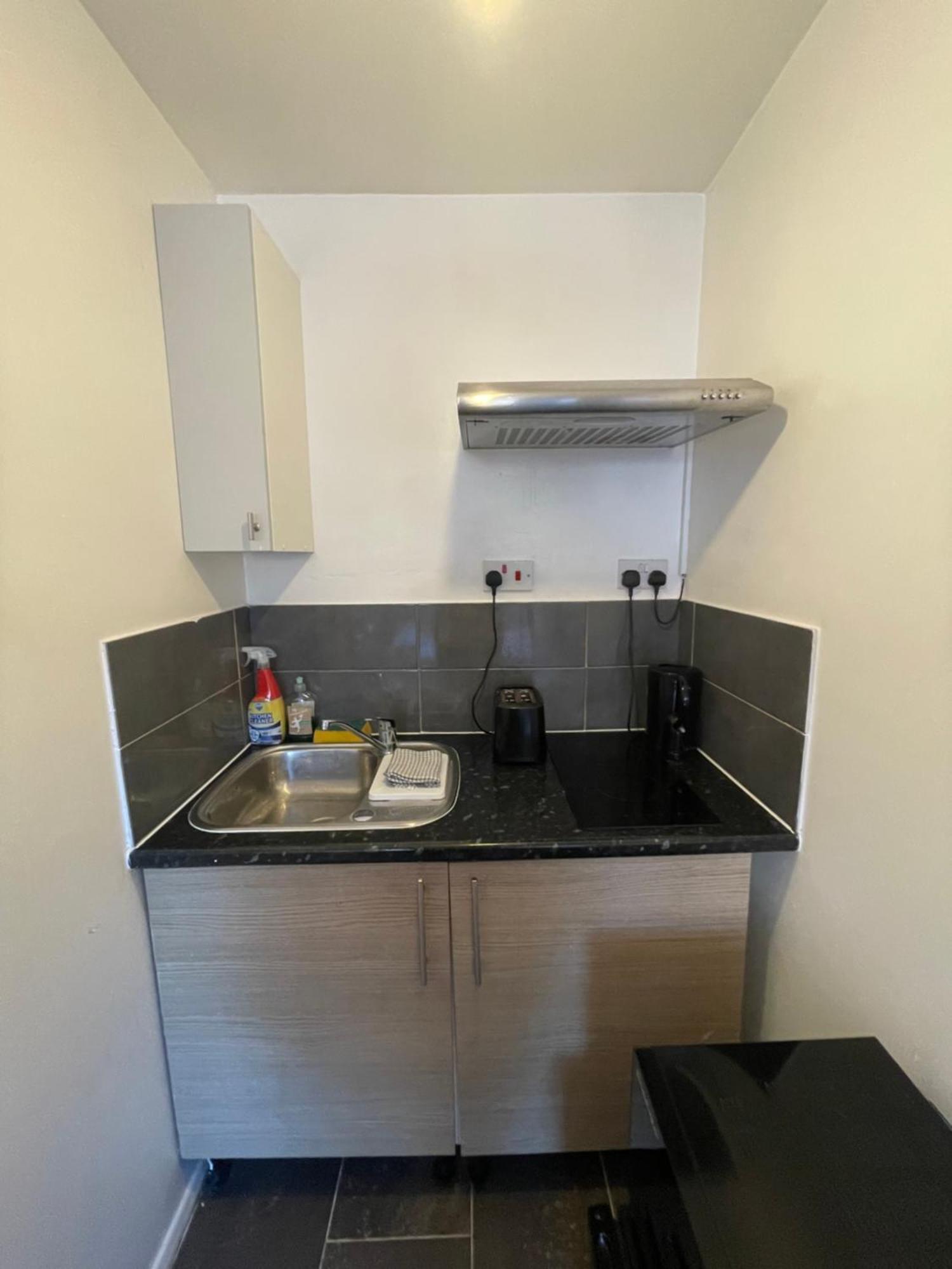 Fantastic Studio, Private Bathroom And Mini Kitchen. Thamesmead  Zewnętrze zdjęcie